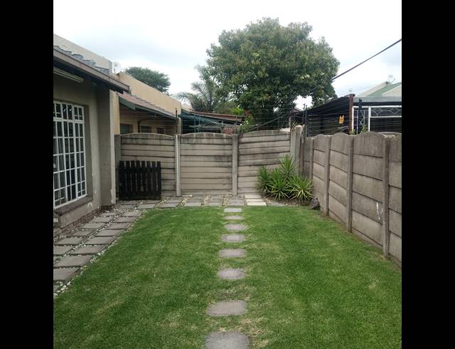 2 BEDROOM TOWNHOUSE FOR SALE IN LILIANTON